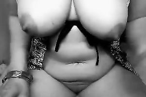 Captivating mother I'd like to fuck demonstrates me her mind blowing knockers
