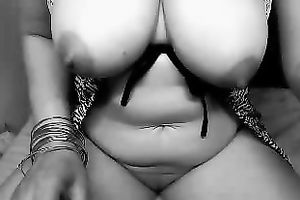 Captivating mother I'd like to fuck demonstrates me her mind blowing knockers