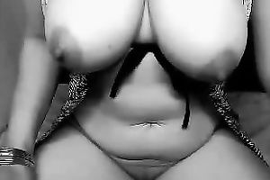 Captivating mother I'd like to fuck demonstrates me her mind blowing knockers