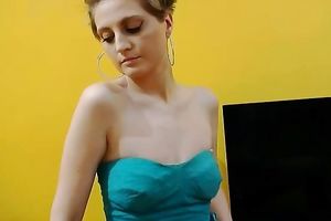 Short haired and recent Czech cutie masturbates on webcam