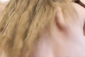 Titless floozy with a round wazoo likes being nude all the time