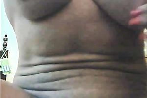 Mature web camera floozy with huge love button gives me perverted intimate show
