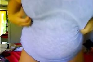 Sextractive fattie with heavy pantoons shows off her treasures