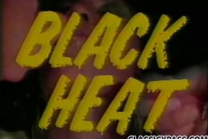 Two whorable babes and one strong guy having hardcore trio