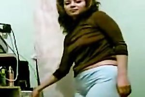 Sexy dance by my bootylicious Arab girlfriend from Iraq