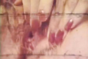 Bootylicious vintage brunette hair masturbates in the baths tub