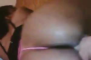 Bubble booty ebony slut desires me to finger her rectal hole