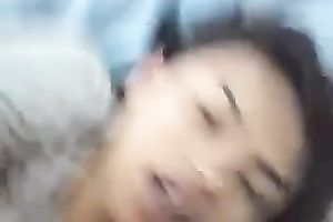 Sweet dilettante Asian playgirl impressed her BF with a delicate fellatio