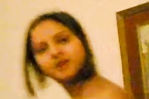 Pretty non-professional black skinned Indian gal accedes to dance on my livecam