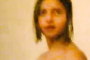 Pretty non-professional black skinned Indian gal accedes to dance on my livecam