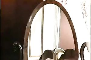 NIce orall-service from skinny and hot white playgirl at the office