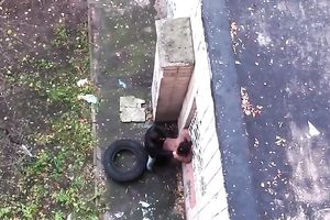 Amateur pair caught fucking outdoors