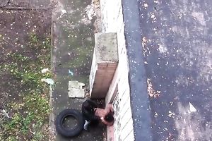 Amateur pair caught fucking outdoors