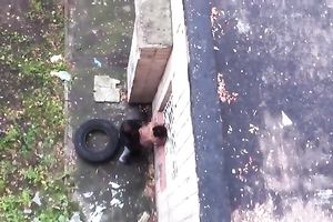 Amateur pair caught fucking outdoors