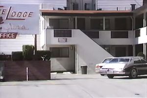 Dirty blond cheating wife lets 2 chaps fuck her hard in 3some