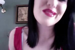 This milf dark brown babe on web camera has majestic plump lips