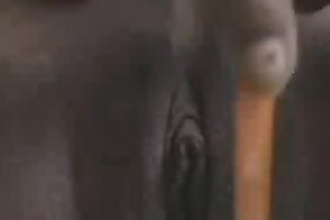 Busty and voluptuous Indian bimbo shaves her snapper