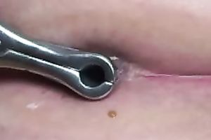 Stretching my girlfriend's taut dark hole with metal speculum