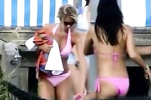 Spying on many sextractive ladies on the summer beach