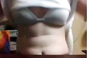 Lusty serious looking livecam dark head bare her rather bushy pussy