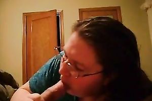 Fat stinky brunette hair whore gives my aroused knob a oral-sex