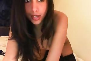 Captivating and cute Indian hottie pushing herself on livecam
