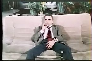 Hot lean white babe masturbates on the backseat of the car