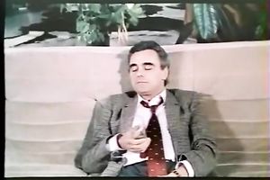 Hot lean white babe masturbates on the backseat of the car