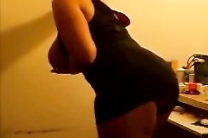 Sizzling cam mom stuns me with her giant jaw-dropping meatballs