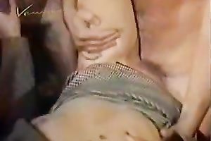 These bodacious skanks are fighting for this dude's goo