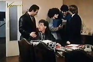 These bodacious skanks are fighting for this dude's goo