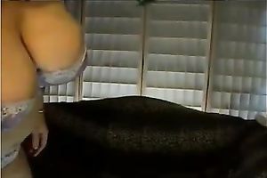 This is a real non-professional big beautiful woman milf that will make u sexually excited