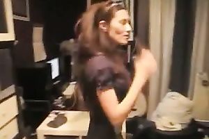 Super hawt non-professional gal engulfing my wang deepthroat