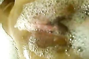 Super sexy dark brown girlfriend flashing her pussy in the hawt tub