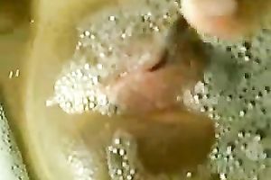 Super sexy dark brown girlfriend flashing her pussy in the hawt tub