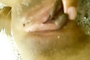 Super sexy dark brown girlfriend flashing her pussy in the hawt tub