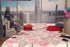 Sexy golden-haired milf toys her fur pie to big O and groans crazily