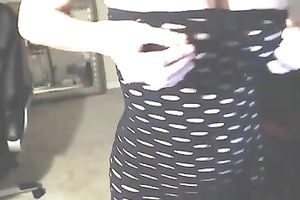 Seductive mommy with red lips demonstrates how hawt she is