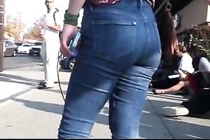 Juicy wazoo in taut Denim jeans on the streets of Dallas - spy livecam