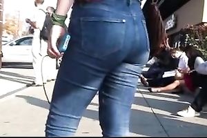 Juicy wazoo in taut Denim jeans on the streets of Dallas - spy livecam