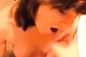 Thirsty hottie pumping my 10-Pounder deepthroat in dilettante clip