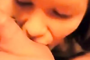 Thirsty hottie pumping my 10-Pounder deepthroat in dilettante clip