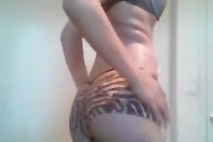 Perfectly shaped seductress posing teasingly in arousing solo video