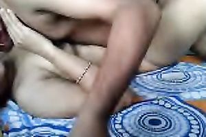 Indian stud copulates his breathtaking dilettante Desi girl on cam