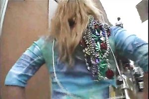 Sexy Amarican blond cutie flashes her tits and pussy