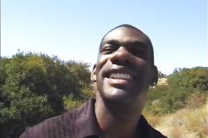 Full bodied dark whore sucks large dark 10-Pounder deepthroat