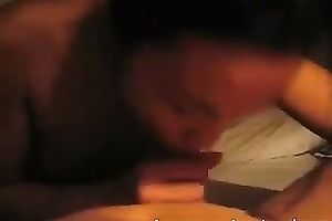 She gives me non-professional blow job and I cum to make her pleased