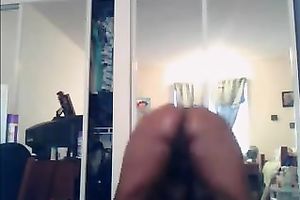 Amateur ebon milf with large but and wet mangos on cam