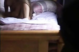 Torrid brunette hair sexploitress plays with her constricted wet crack