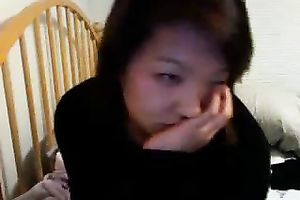 Asian dilettante bimbo playing a chatroulette with me